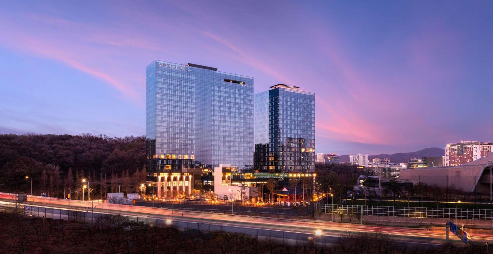 Doubletree By Hilton Seoul Pangyo Residences Соннам Екстер'єр фото